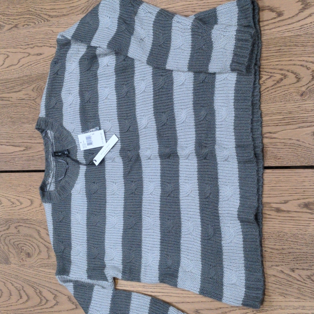New with tag sweater by Eric + Lani XL